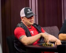 华人老板创造百万美金底池！有人输惨了